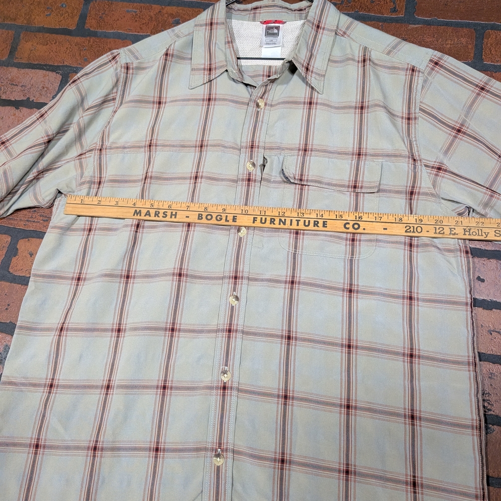 North Face Men's Plaid Short Sleeve Shirt - Picture 9 of 11